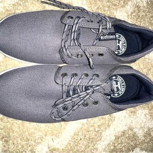 Etnies shoes unisex men’s 8.5 womens 10